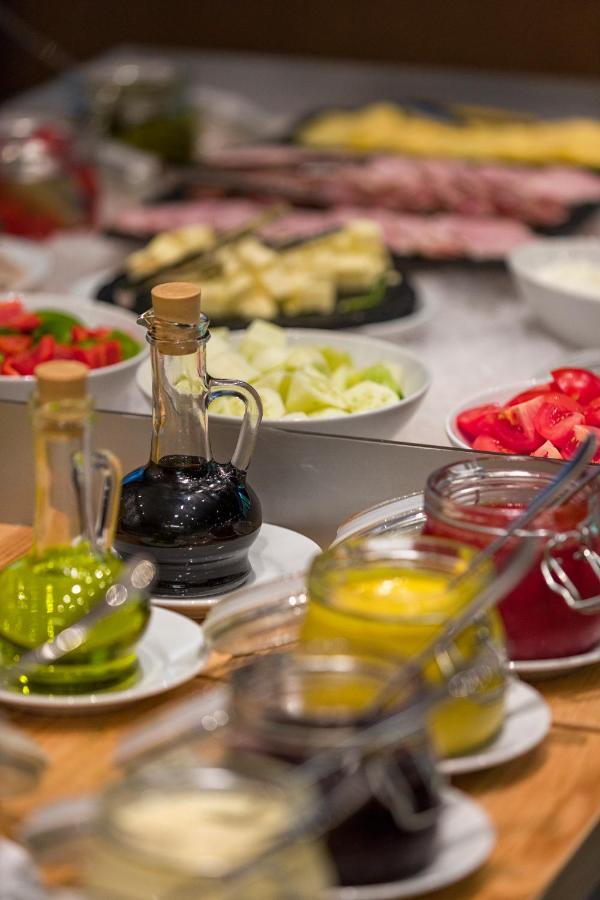 Yaremche Club Hotel Kültér fotó